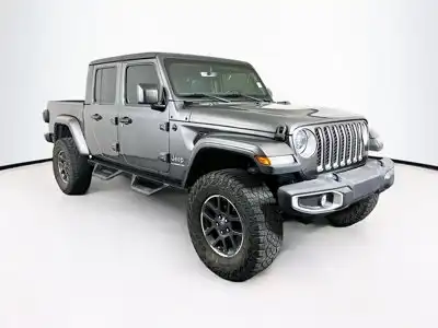 2021 Jeep Gladiator Overland's photo