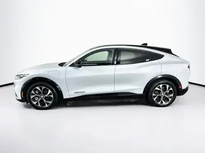 2023 Ford Mustang-Mach-e Premium photo 4