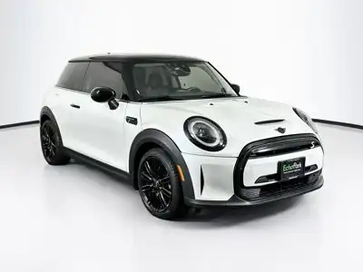 2024 MINI Hardtop Cooper SE's photo