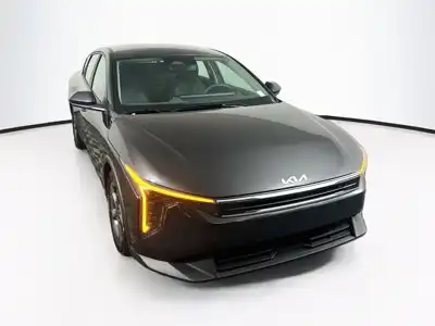 2025 Kia K4 LXS AT's photo
