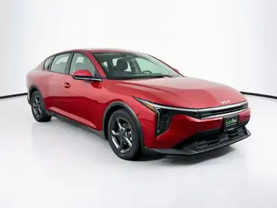 2025 Kia K4 LXS AT's photo