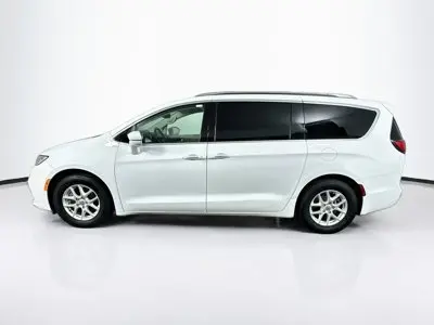 2021 Chrysler Pacifica Touring L photo 4