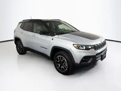 2025 Jeep Compass Trailhawk 4X4 photo 1