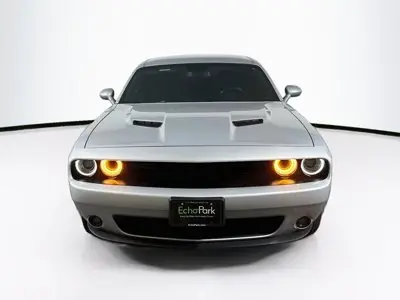 2023 Dodge Challenger SXT Auto photo 3
