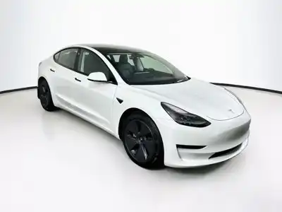 2023 Tesla Model 3 Base's photo