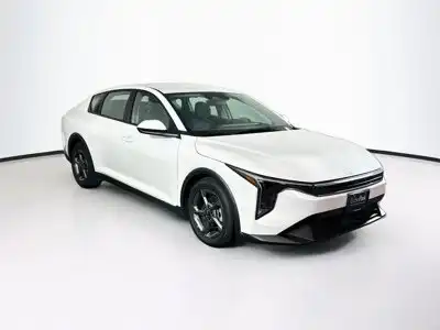 2025 Kia K4 LXS AT's photo