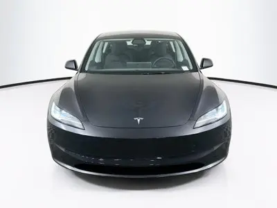 2025 Tesla Model 3 Long Range photo 3