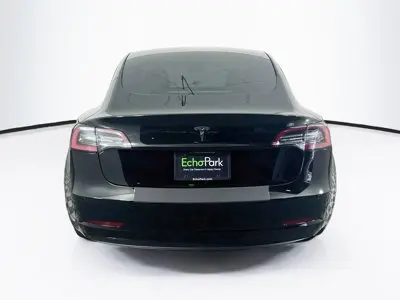 2022 Tesla Model 3 Standard Range Plus photo 5