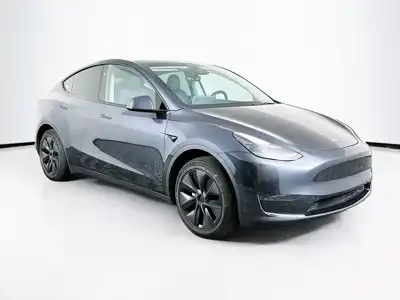 2025 Tesla Model Y Long Range Rear Wheel Drive's photo