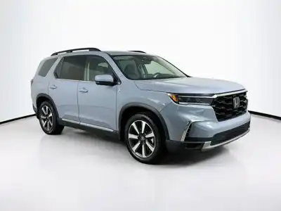 2025 Honda Pilot Touring 2WD's photo