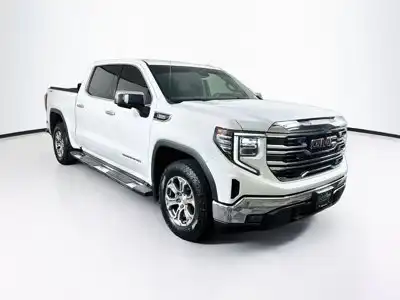 2022 GMC Sierra 4WD Crew Cab Short Box SLT's photo