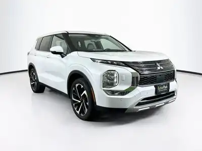 2024 Mitsubishi Outlander SE S-AWC's photo