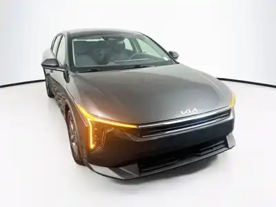 2025 Kia K4 LXS AT's photo