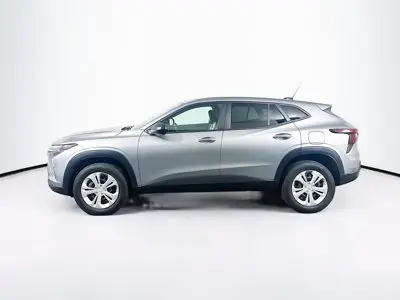 2024 Chevrolet Trax LS photo 4