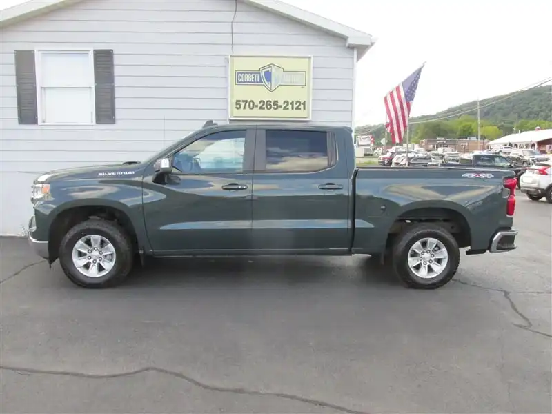2025 Chevrolet Silverado 1500 LT 4WD Crew Cab Short Box's photo