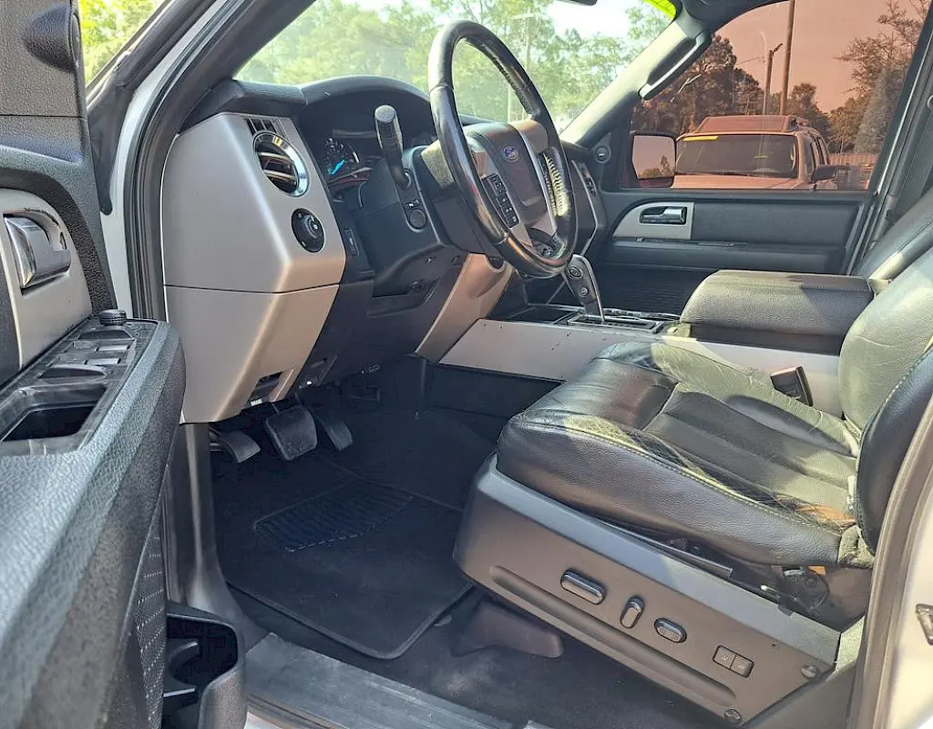 2017 Ford Expedition Limited photo 4