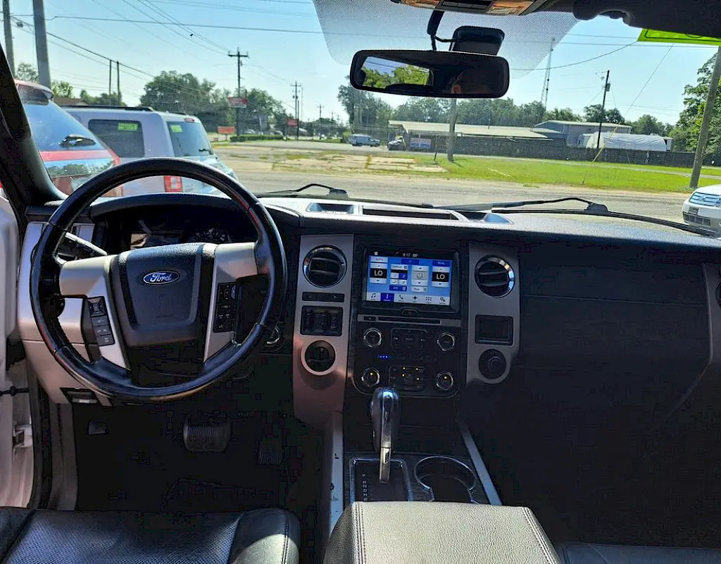 2017 Ford Expedition Limited photo 3