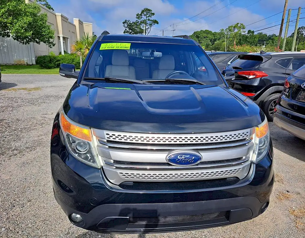 2014 Ford Explorer XLT photo 1