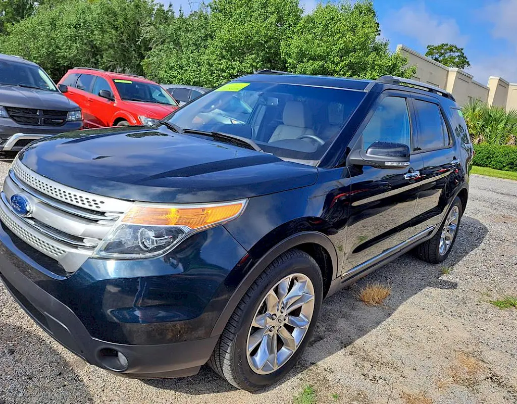 Vehicle Image 2