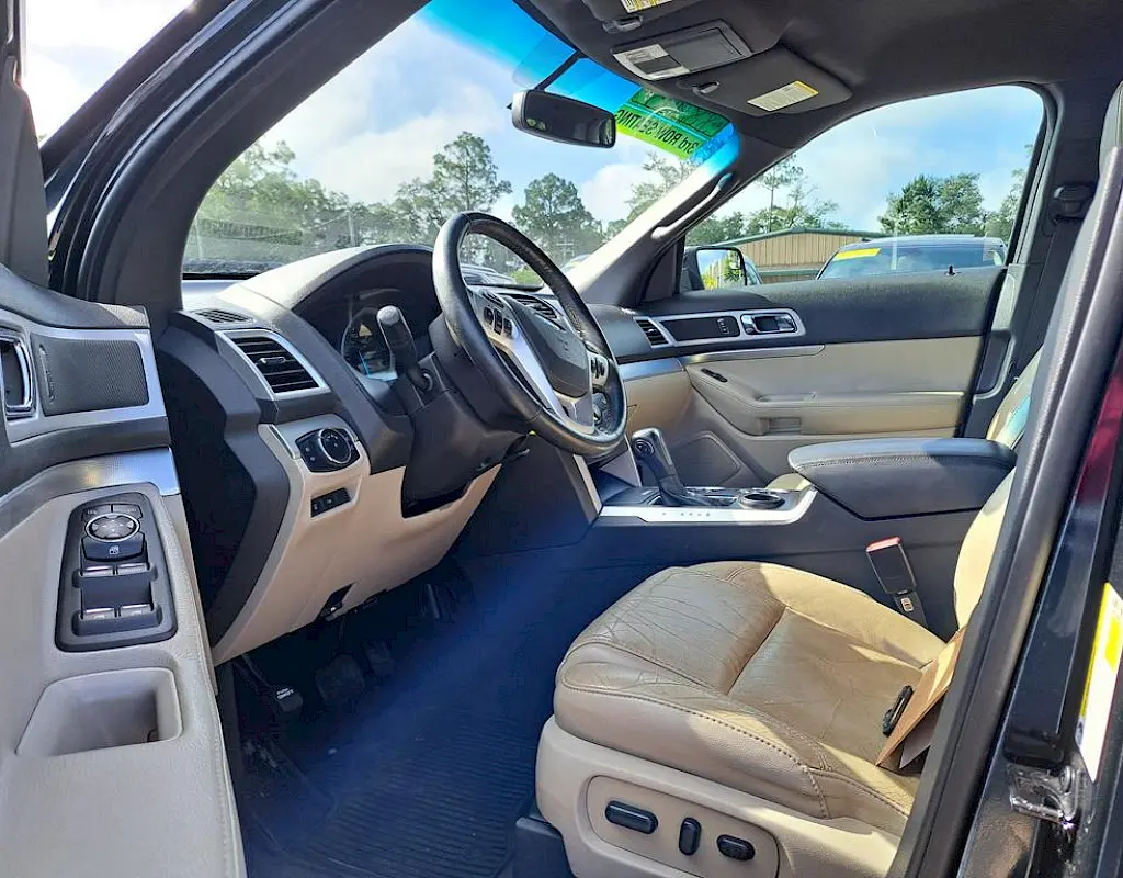 2014 Ford Explorer XLT photo 4
