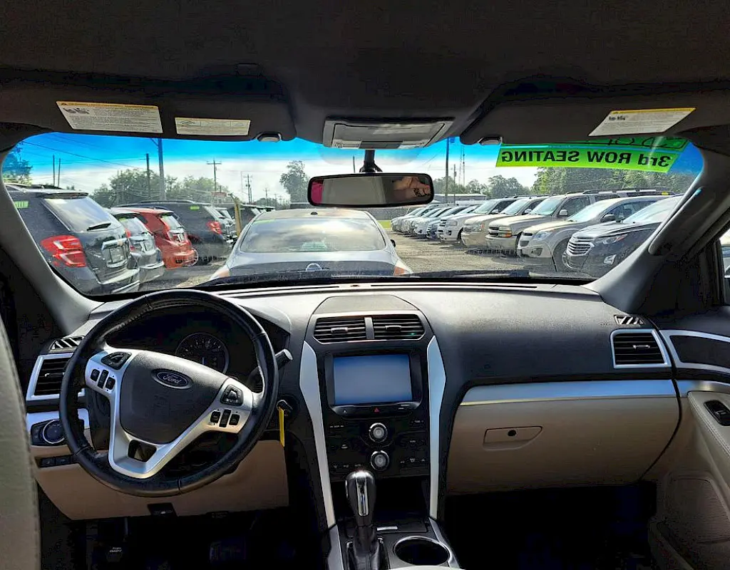 2014 Ford Explorer XLT photo 3