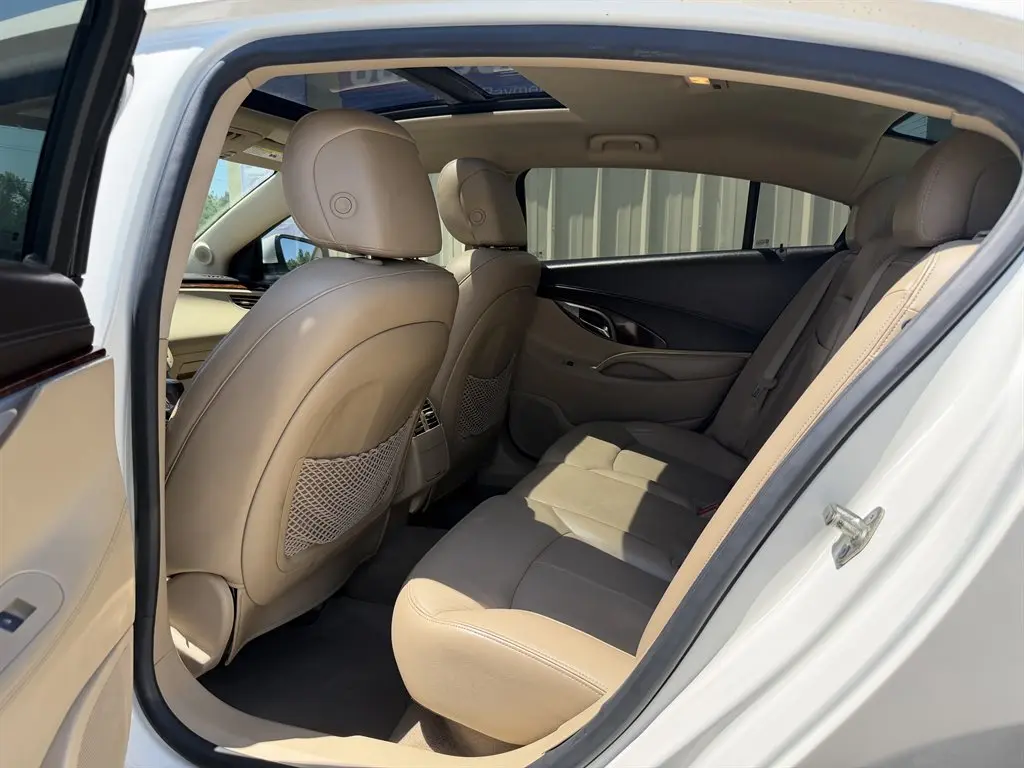 2010 Buick LaCrosse CXL photo 3