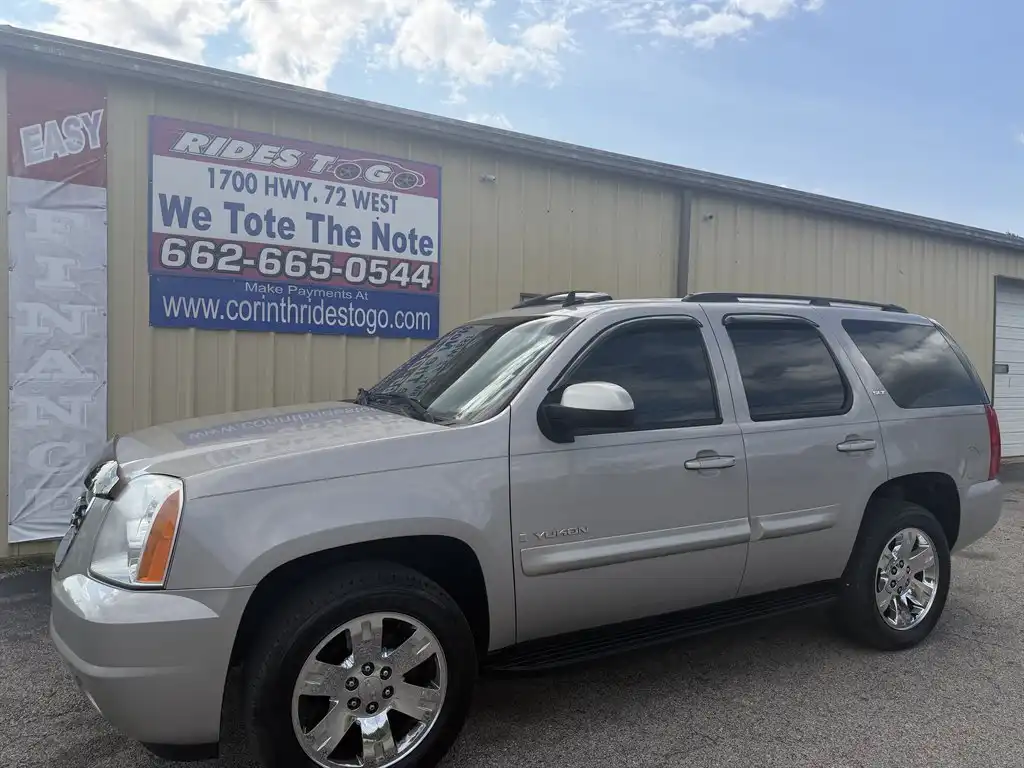 2008 GMC Yukon 4WD SLE2's photo