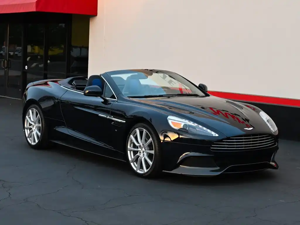 2016 Aston Martin Vanquish Carbon Volante's photo