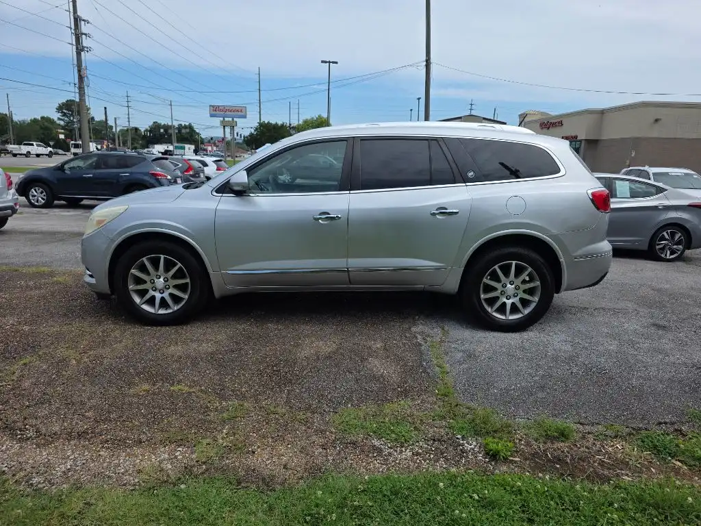 2016 Buick Enclave Convenience's photo