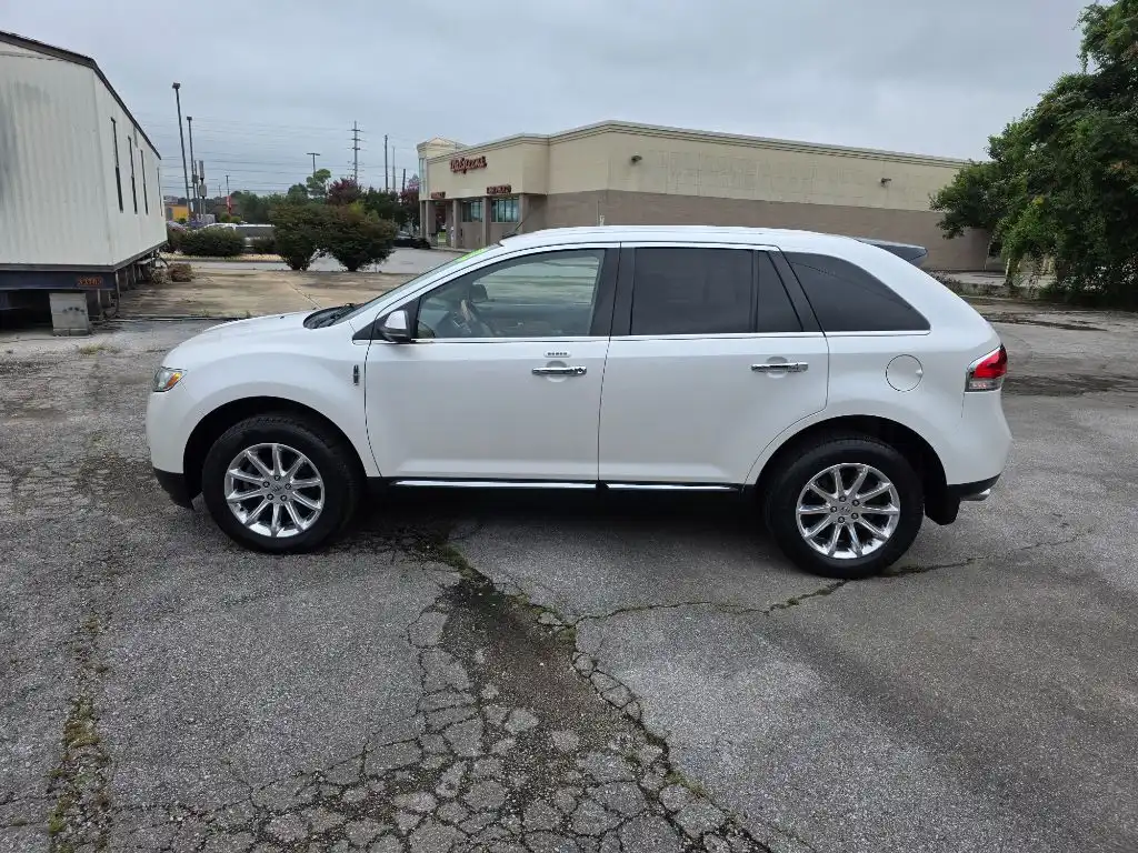2013 Lincoln MKX FWD's photo