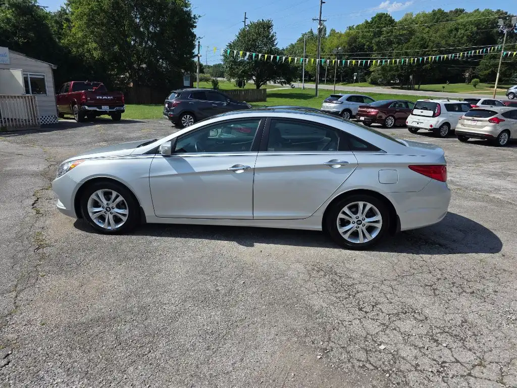 2013 Hyundai Sonata I4 Limited PZEV A T's photo