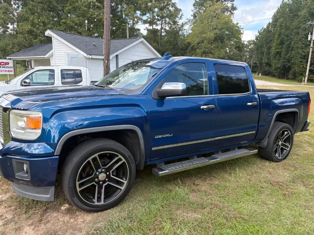 2015 GMC Sierra 4WD Crew Cab Short Box's photo