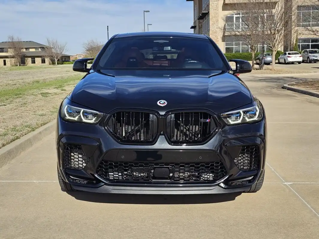 2022 BMW X6 M Base's photo