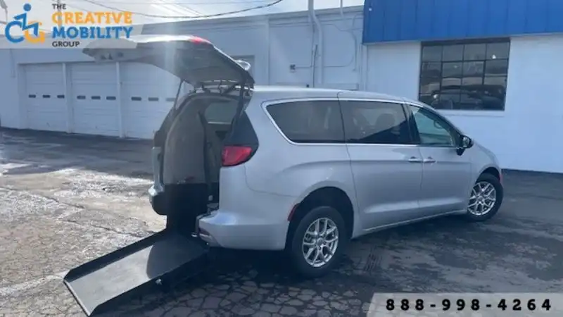 2023 Chrysler Voyager LX's photo