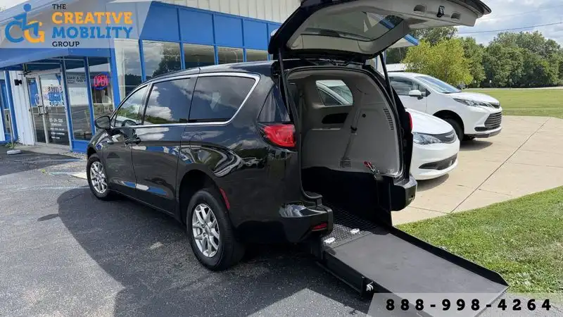 2023 Chrysler Voyager LX's photo