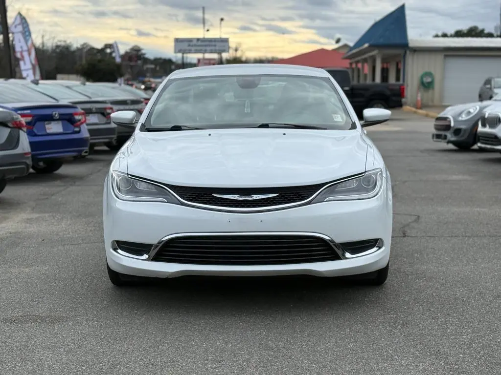 2015 Chrysler 200 Limited photo 3