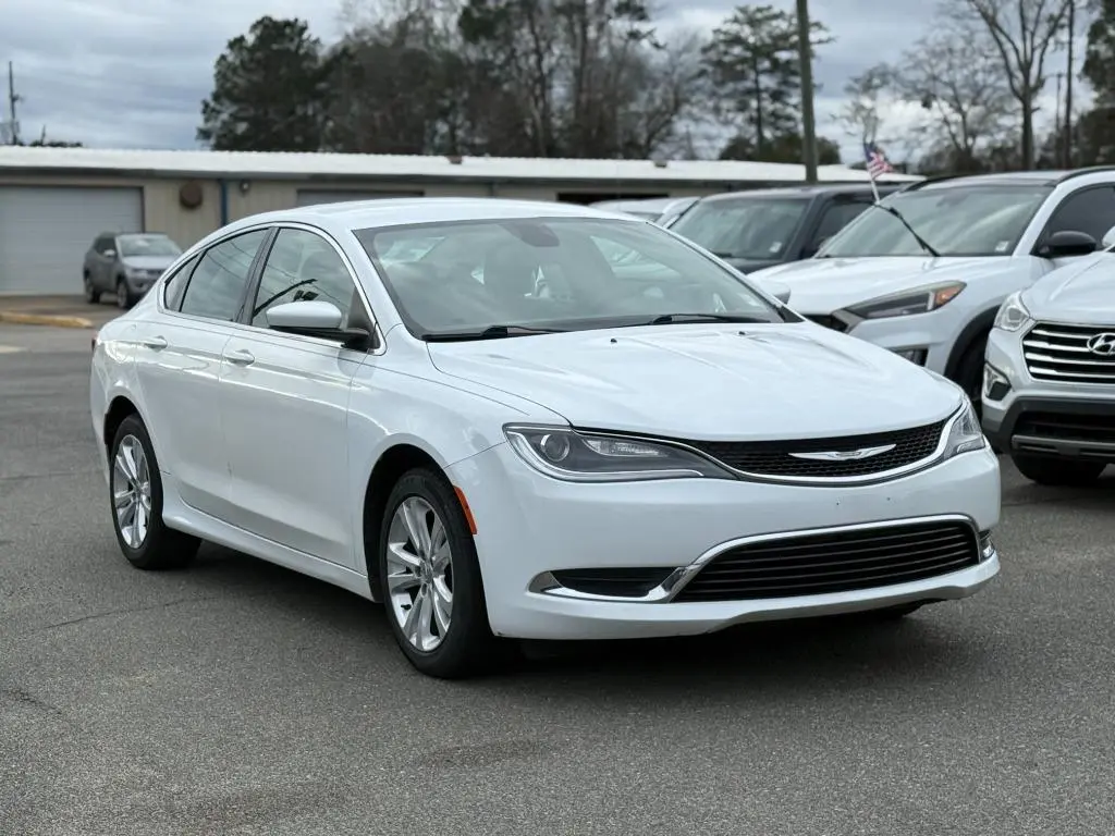 2015 Chrysler 200 Limited photo 4