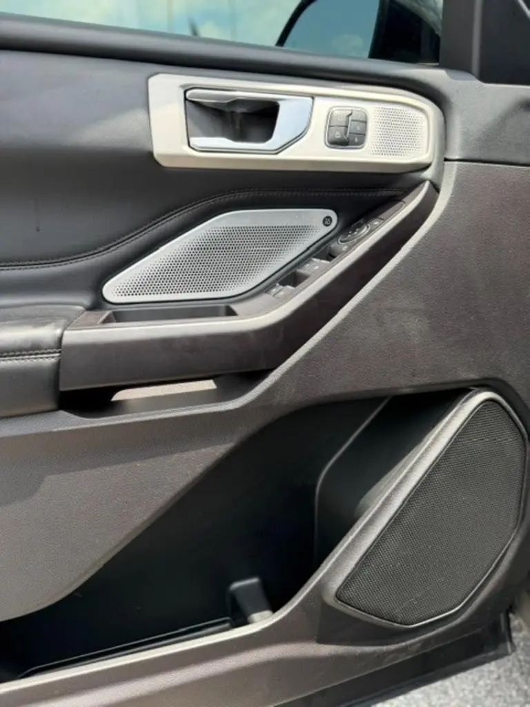 2020 Ford Explorer Platinum 4WD photo 5
