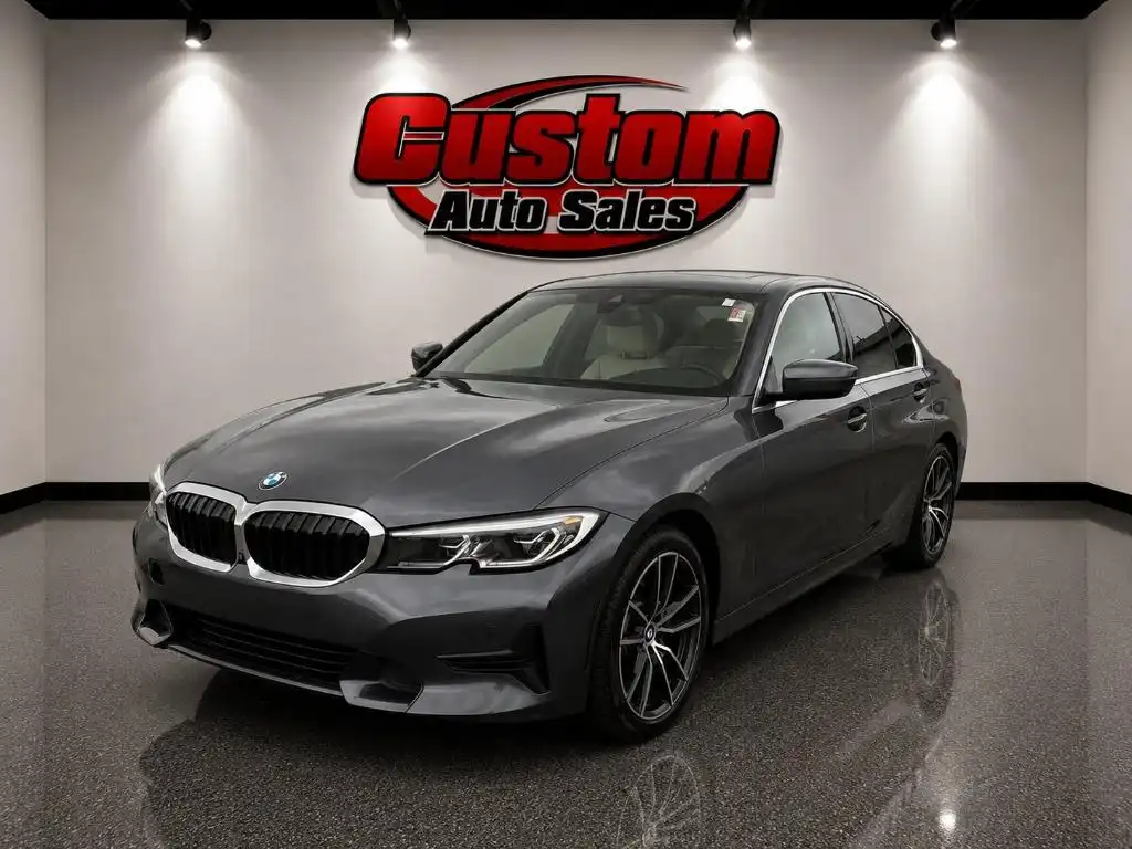 2021 BMW 3 Series 330i Sedan's photo