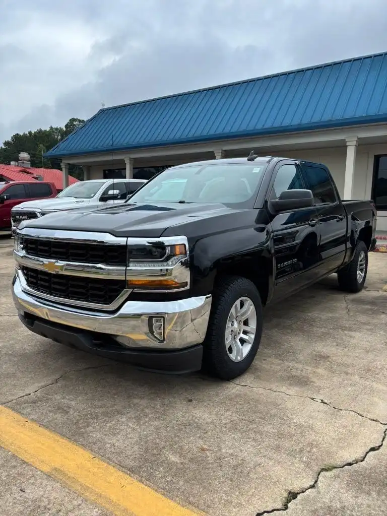 2018 Chevrolet Silverado 1500 LT 4WD Crew Cab Short Box's photo