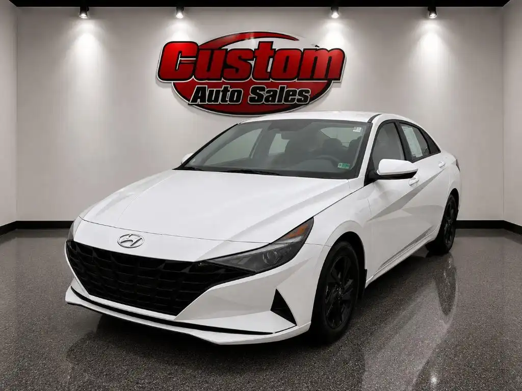 2023 Hyundai Elantra 2.0 SEL IVT's photo