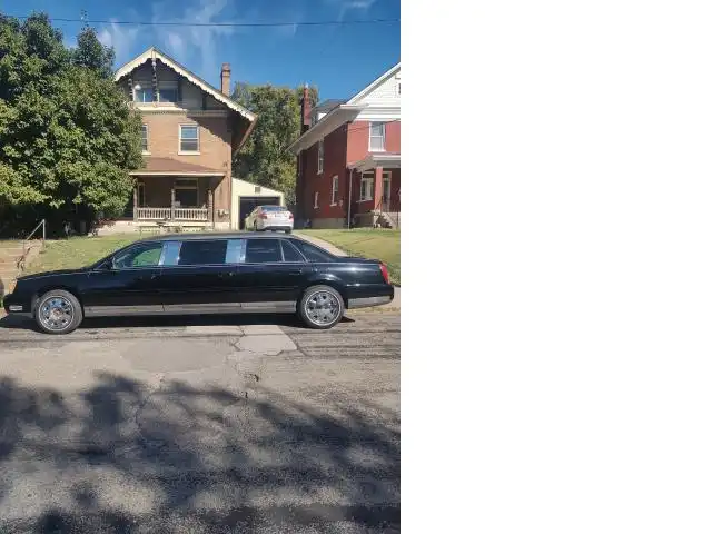 2003 Cadillac Limousine's photo