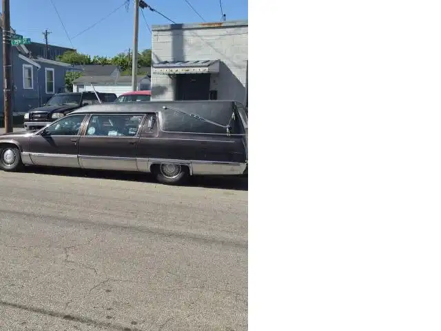 1996 Cadillac Commercial Chassis's photo