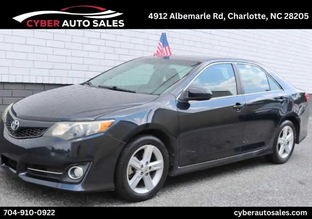 2012 Toyota Camry 2.5 Auto SE's photo