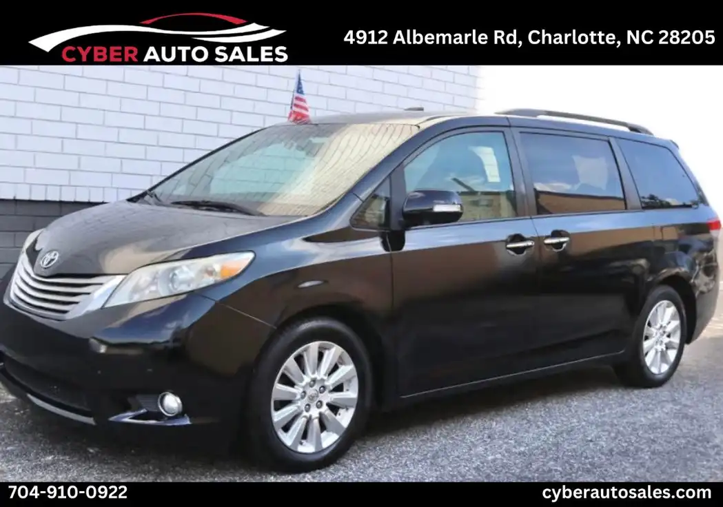 2014 Toyota Sienna Limited V6 7-Passenger's photo