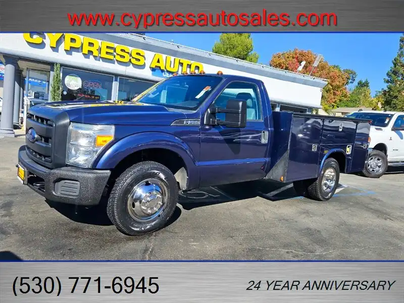 2013 Ford F-350 XL Regular Cab DRW 165 in's photo