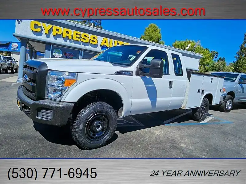 2015 Ford F-350 XL 4WD SuperCab SRW 142 in's photo