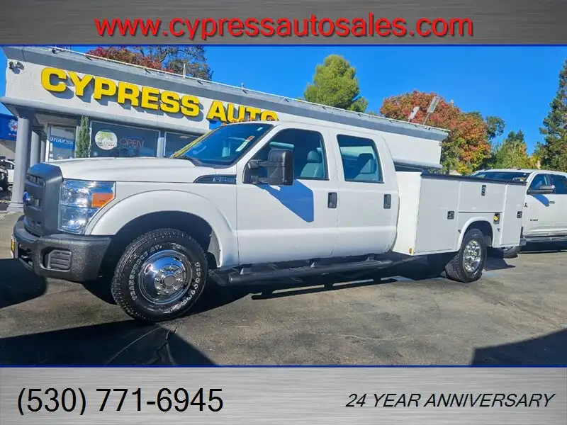 2015 Ford F-350 XL Crew Cab DRW 176 in's photo