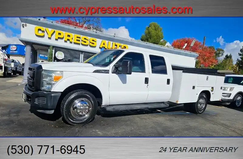 2011 Ford F-350 XL Crew Cab DRW 176 in's photo