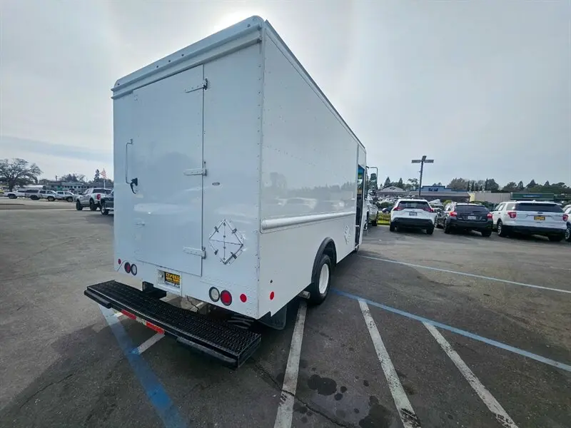 2014 Ford E-Series undefined photo 4